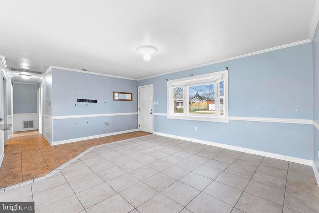 5 FRESNO ST, Barnegat, NJ 08005