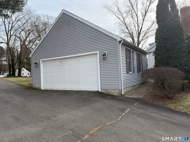 689 Bee Street, Meriden, CT 06450