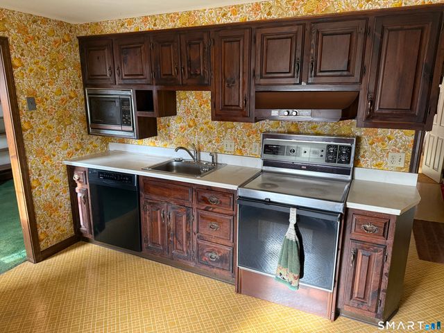 689 Bee Street, Meriden, CT 06450