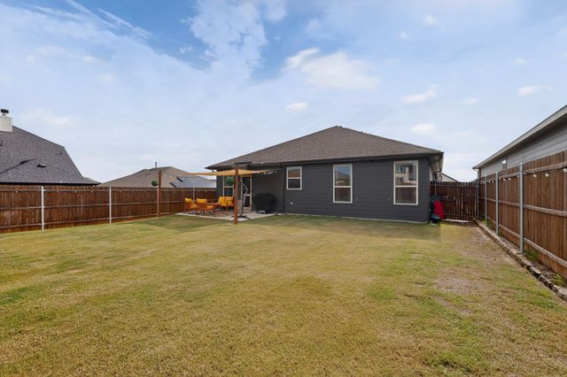 645 Pawprint Hollow, Godley, TX 76044