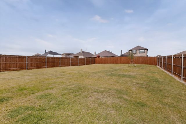 645 Pawprint Hollow, Godley, TX 76044