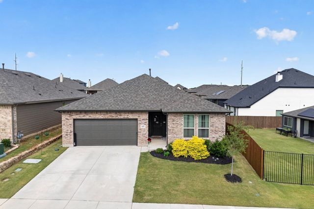 645 Pawprint Hollow, Godley, TX 76044