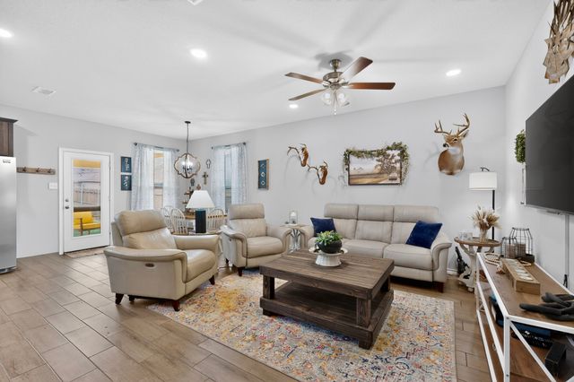 645 Pawprint Hollow, Godley, TX 76044