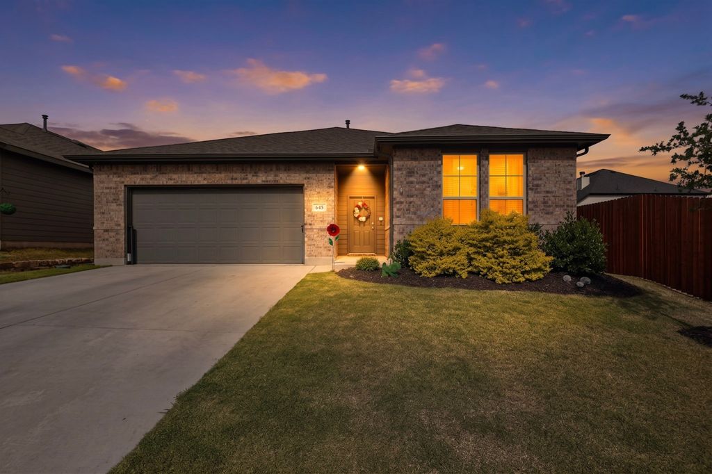 645 Pawprint Hollow, Godley, TX 76044