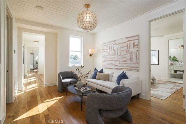 2217 Laurel, Newport Beach, CA 92663