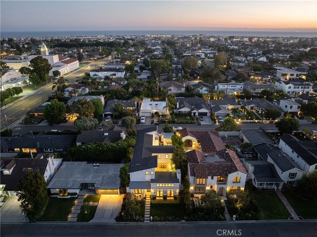 2217 Laurel, Newport Beach, CA 92663