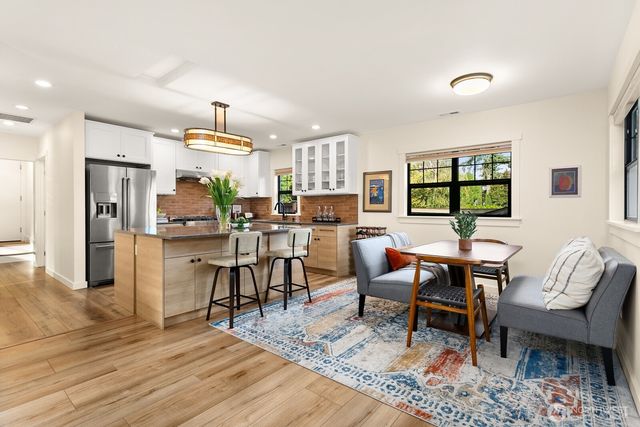 346 10th Avenue, Kirkland, WA 98033