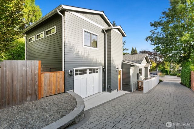 346 10th Avenue, Kirkland, WA 98033