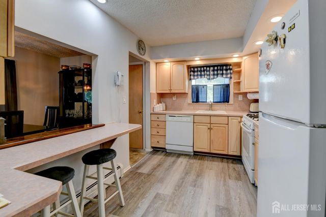 57 E William Street, Fords, NJ 08863