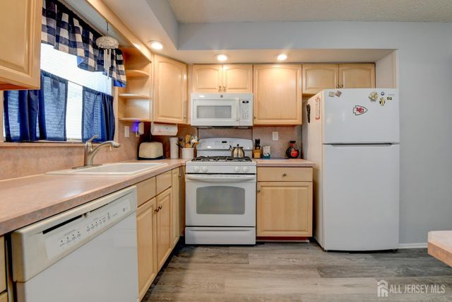 57 E William Street, Fords, NJ 08863