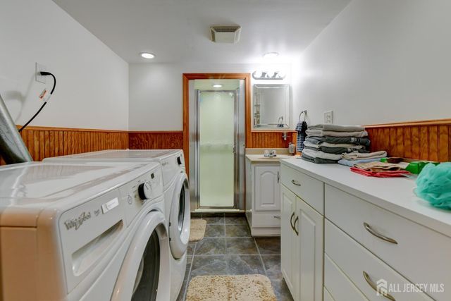 57 E William Street, Fords, NJ 08863