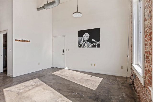 245 Madison Ave Apt 705, Memphis, TN 38103