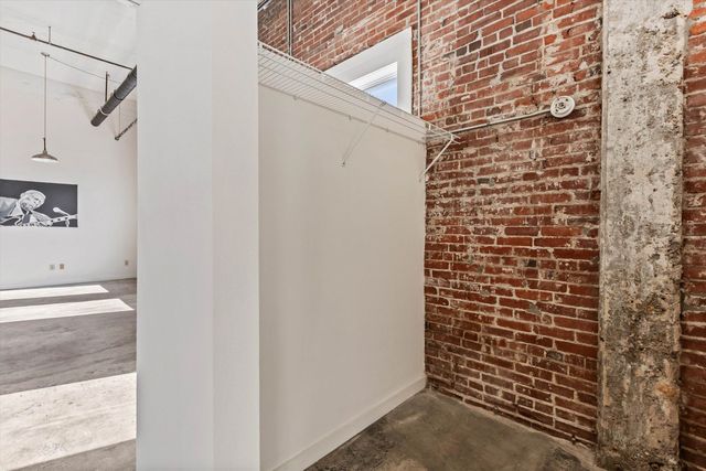 245 Madison Ave Apt 705, Memphis, TN 38103