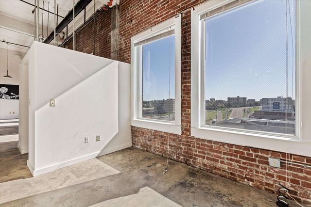 245 Madison Ave Apt 705, Memphis, TN 38103