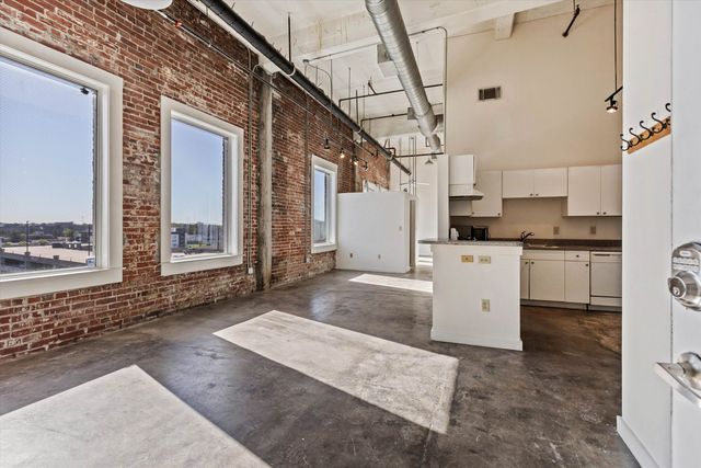 245 Madison Ave Apt 705, Memphis, TN 38103