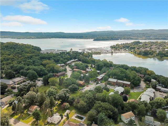 126 Coachlight Square, Montrose, NY 10548