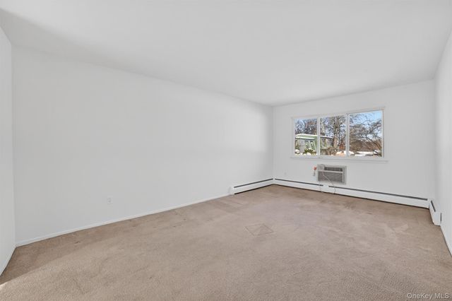 126 Coachlight Square, Montrose, NY 10548