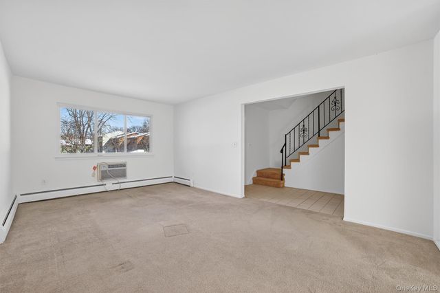 126 Coachlight Square, Montrose, NY 10548