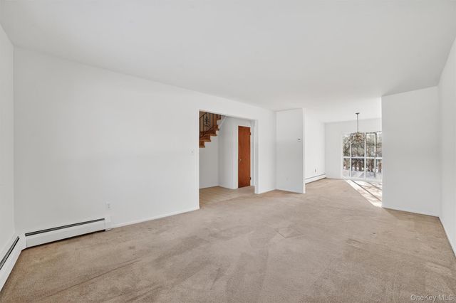 126 Coachlight Square, Montrose, NY 10548