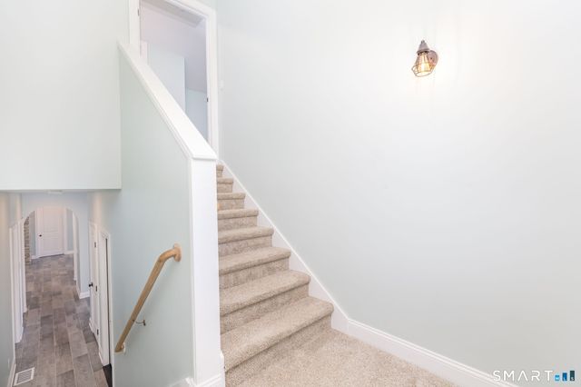 4 Goldfinch Terrace, East Lyme, CT 06333