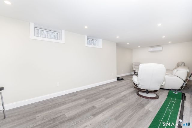 4 Goldfinch Terrace, East Lyme, CT 06333