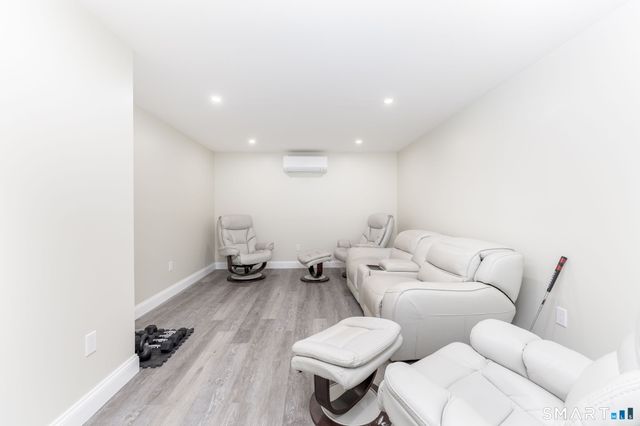 4 Goldfinch Terrace, East Lyme, CT 06333