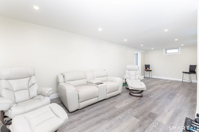 4 Goldfinch Terrace, East Lyme, CT 06333