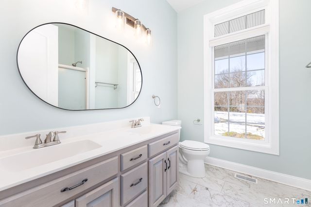 4 Goldfinch Terrace, East Lyme, CT 06333