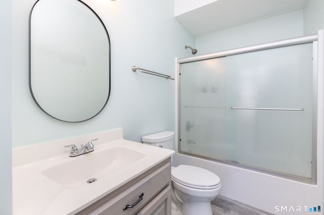 4 Goldfinch Terrace, East Lyme, CT 06333