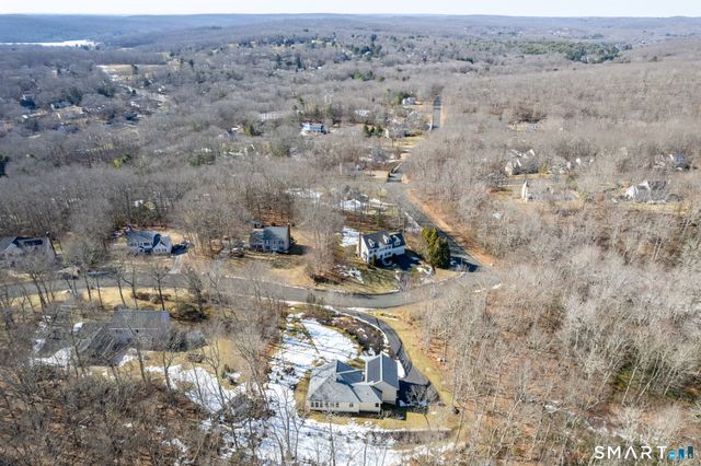 4 Goldfinch Terrace, East Lyme, CT 06333