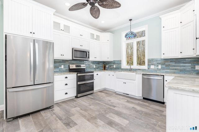 4 Goldfinch Terrace, East Lyme, CT 06333