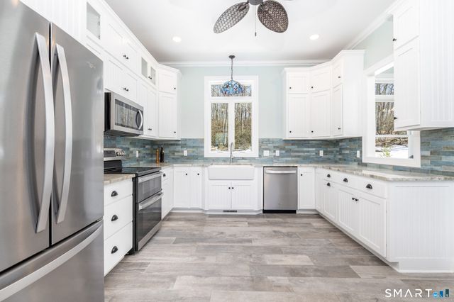 4 Goldfinch Terrace, East Lyme, CT 06333