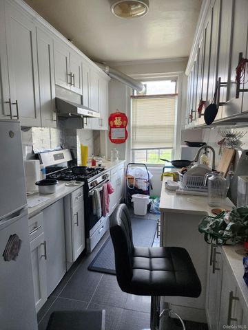 37-75 64th Street 41, Woodside, NY 11377