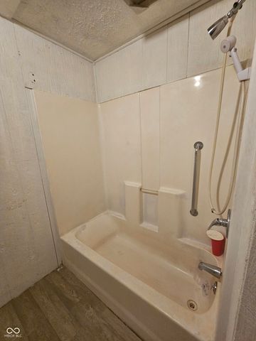 1253 Congress Street, Middletown, IN 47356