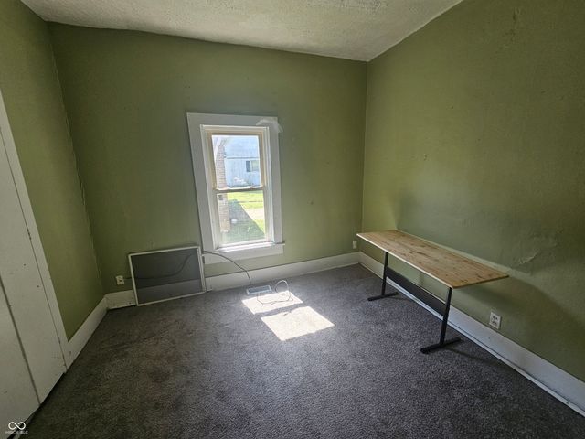 1253 Congress Street, Middletown, IN 47356