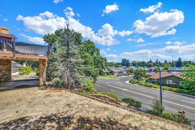 140 Alamo Dr, Vacaville, CA 95688