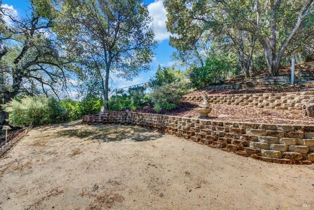 140 Alamo Dr, Vacaville, CA 95688