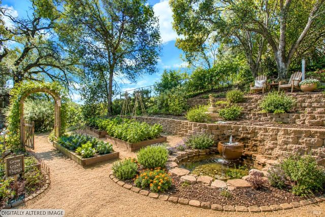 140 Alamo Dr, Vacaville, CA 95688