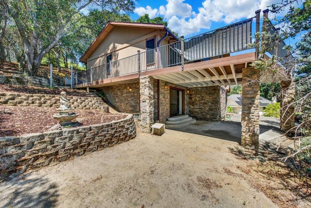 140 Alamo Dr, Vacaville, CA 95688