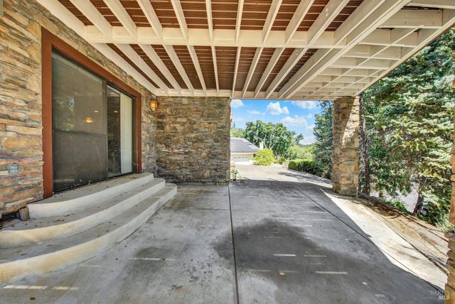 140 Alamo Dr, Vacaville, CA 95688