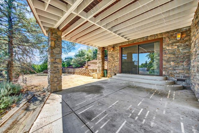 140 Alamo Dr, Vacaville, CA 95688