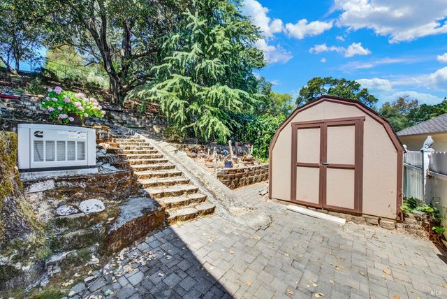140 Alamo Dr, Vacaville, CA 95688