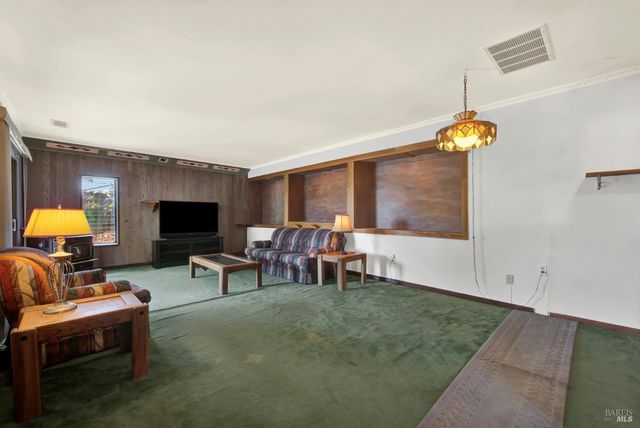 140 Alamo Dr, Vacaville, CA 95688
