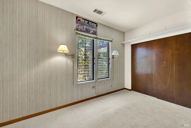 140 Alamo Dr, Vacaville, CA 95688