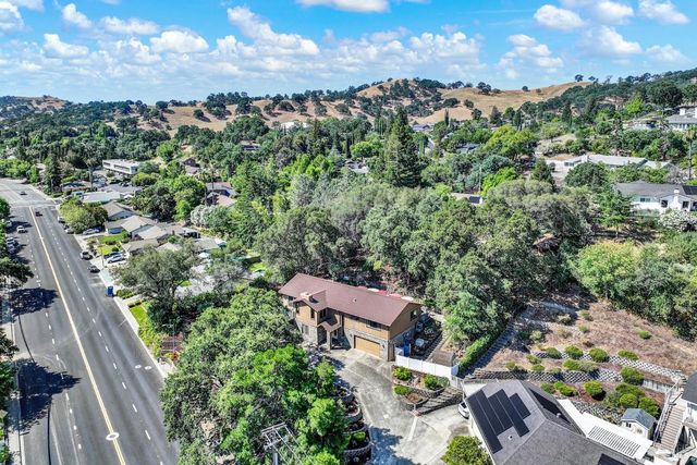 140 Alamo Dr, Vacaville, CA 95688