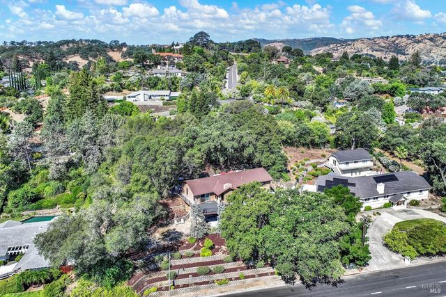 140 Alamo Dr, Vacaville, CA 95688