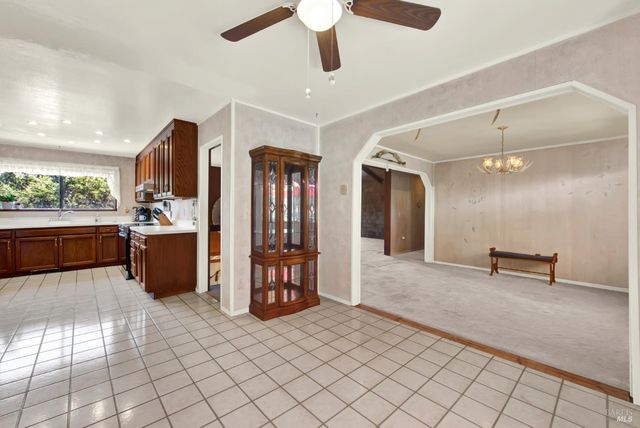 140 Alamo Dr, Vacaville, CA 95688