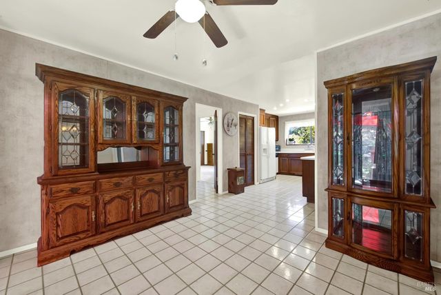 140 Alamo Dr, Vacaville, CA 95688