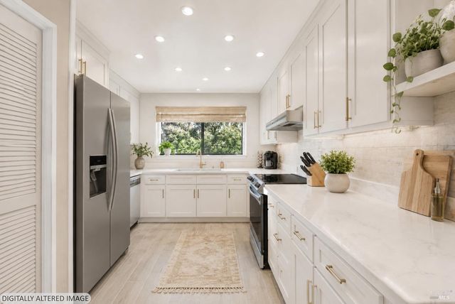 140 Alamo Dr, Vacaville, CA 95688