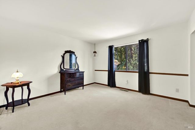 140 Alamo Dr, Vacaville, CA 95688